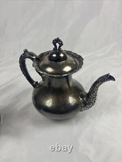 Antique Le Middle Town Silver CO Service à Thé en Argent Silverplate Pot Crème Sucre 1800s 4 Pièces