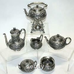 Antique Tiffany & Co. Repousse Sterling Silver Coffee - Tea Set Avec Bouilloire À Eau