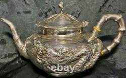 Beau ancien chinois. Ensemble à thé en argent repoussé d'exportation de 900 Wang Hing Dragon Bamboo