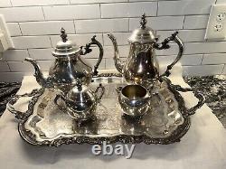 Ensemble de 5 pièces de café et de thé Vintage FB Rogers Silver Co avec plateau sur pieds 1982