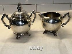 Ensemble de 5 pièces de café et de thé Vintage FB Rogers Silver Co avec plateau sur pieds 1982