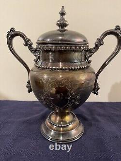 Ensemble de café et de thé en argent plaqué de 5 pièces de la compagnie Antique Meriden Britannia Silver Company