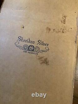 Ensemble de service à café et thé en argenté Vintage Sheridan avec plateau boîte ouverte 23 livres
