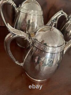 Ensemble de thé et de café en argent soldé de 5 pièces de la Gorham Mfg. Co. 040 A antique