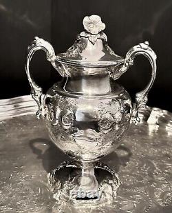 Ensemble de thé et de café plaqué argent antique Meriden Britannia #3100 à motif floral.