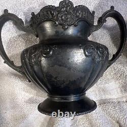 Ensemble de théière et de cafetière en argent gravé de 5 pièces de la Vtg Middletown Plate Co