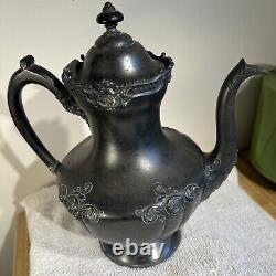 Ensemble de théière et de cafetière en argent gravé de 5 pièces de la Vtg Middletown Plate Co