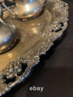 RARE VINTAGE ANTIQUE SHEFFIELD SILVER SERVING TRAY avec le service à thé en argent REED & BARTON