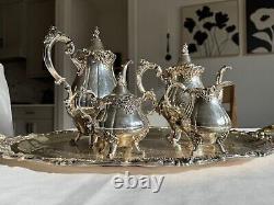 Service à café et à thé en argent plaqué Wallace de style baroque