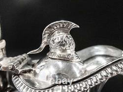 Service à thé en argent antique avec bouton en forme de tête de chevalier, style néo-grec