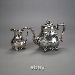 Service à thé en argent plaqué sur pied antique en deux parties C1890