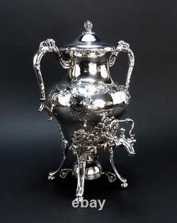 Service à thé fantastique Barbour / Int'l en métal argenté à motif de vigne de raisin des années 1890