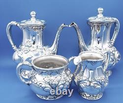 Service à thé repoussé en argent plaqué de l'ère victorienne de la compagnie Wilcox Silver Plate Co.