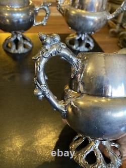 Service de théière et café en argent plaqué vintage antique, ensemble de 5 pièces, base en forme de tronc d'arbre aux glands