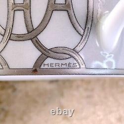 Tasse et soucoupe à thé Hermes Paris Fil d'Argent Platine 2 ensembles en porcelaine avec étui