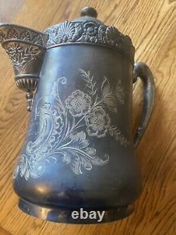 Théière Antique B. C. Barbour Aurora en quadruple plaqué argent 1869 avec crémier