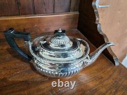 Très Bonne Quatre Pièces Epns Argent Plaqué Roberts & Dore Victorian Style Tea Set